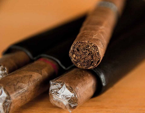 cigar-1293684.jpg