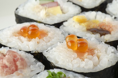 sushi-rolls-2110486.jpg